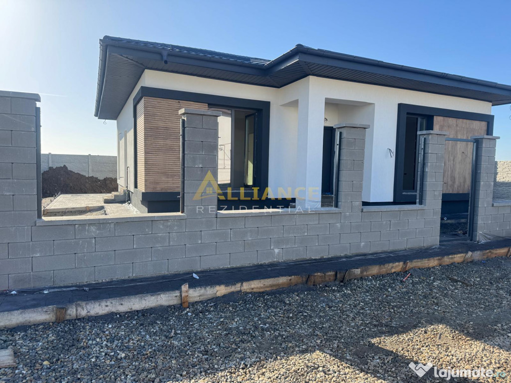 Casa individuala_teren 370 mp_4 camere_ PANOURI FOTO_strada