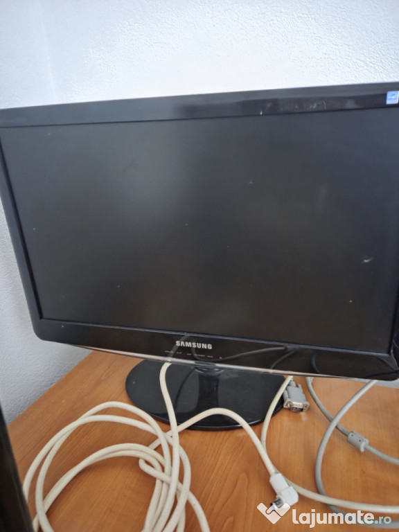 Se vinde monitor