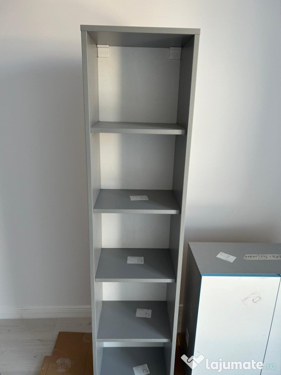 Dulap tip soldat, suspendat. 600 lei