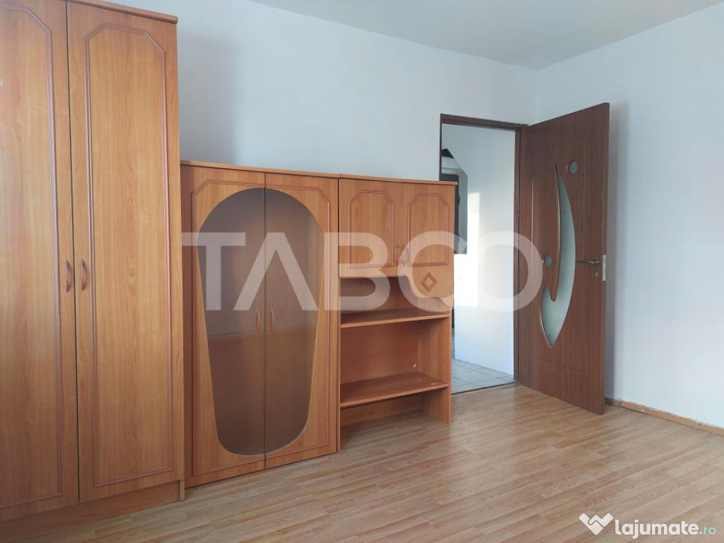 Apartament 2 camere decomandate 35 mp parter zona Stejarului