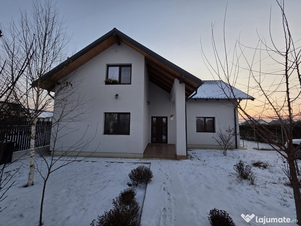 De vanzare vila in Horia