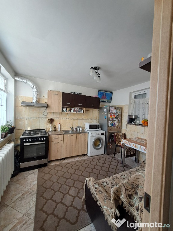 Garsoniera modificata in doua camere si bucatarie, Focsani