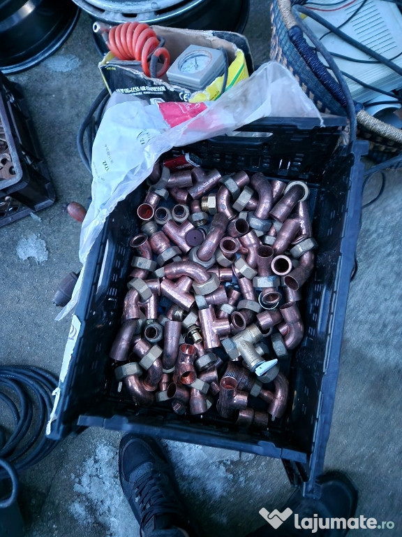 Se vinde tot ce vede in angro sau separat