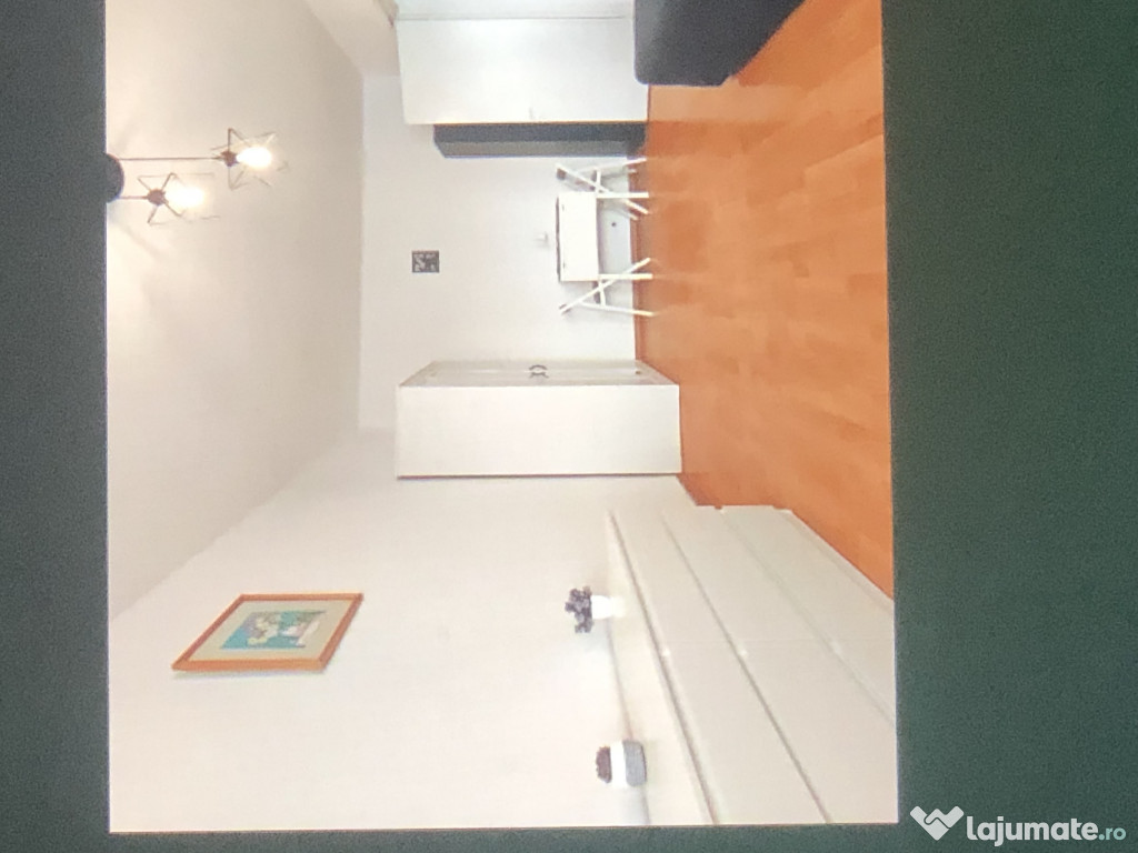 Drisor etaj 1 decomandat la metrou