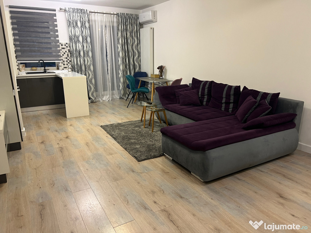 Închiriez apartament