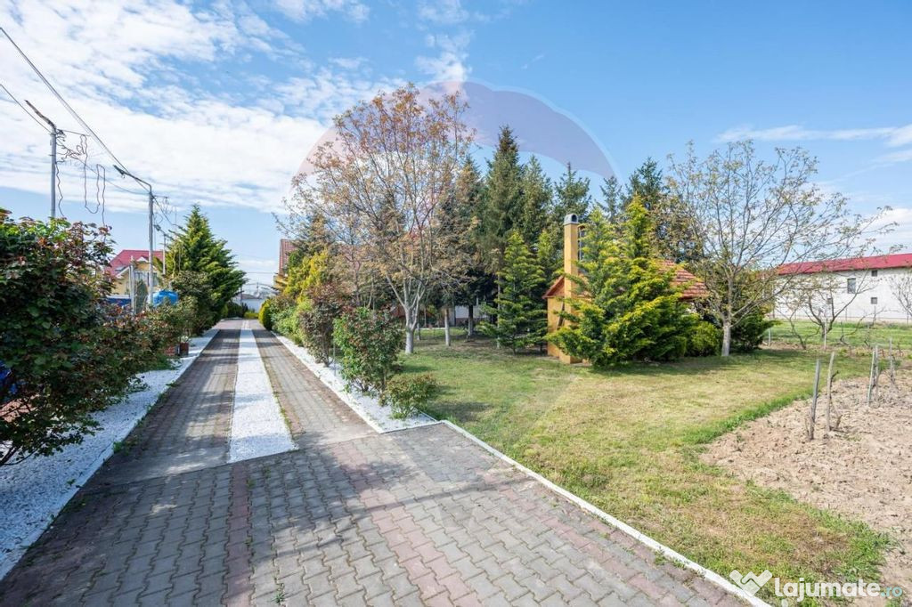 Casă / Vilă cu 16 camere de vânzare Sanmartin/Stefan c...