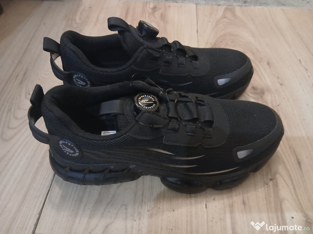 Vând ghete pentru drumeție