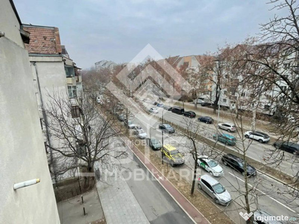 Apartament spaţios 3 camere - Bdul Independentei