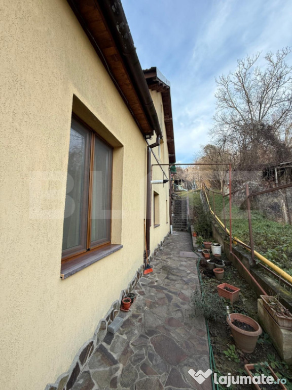 Casă Individuală cu 1.723 mp Teren și Livadă, Zona Grigo