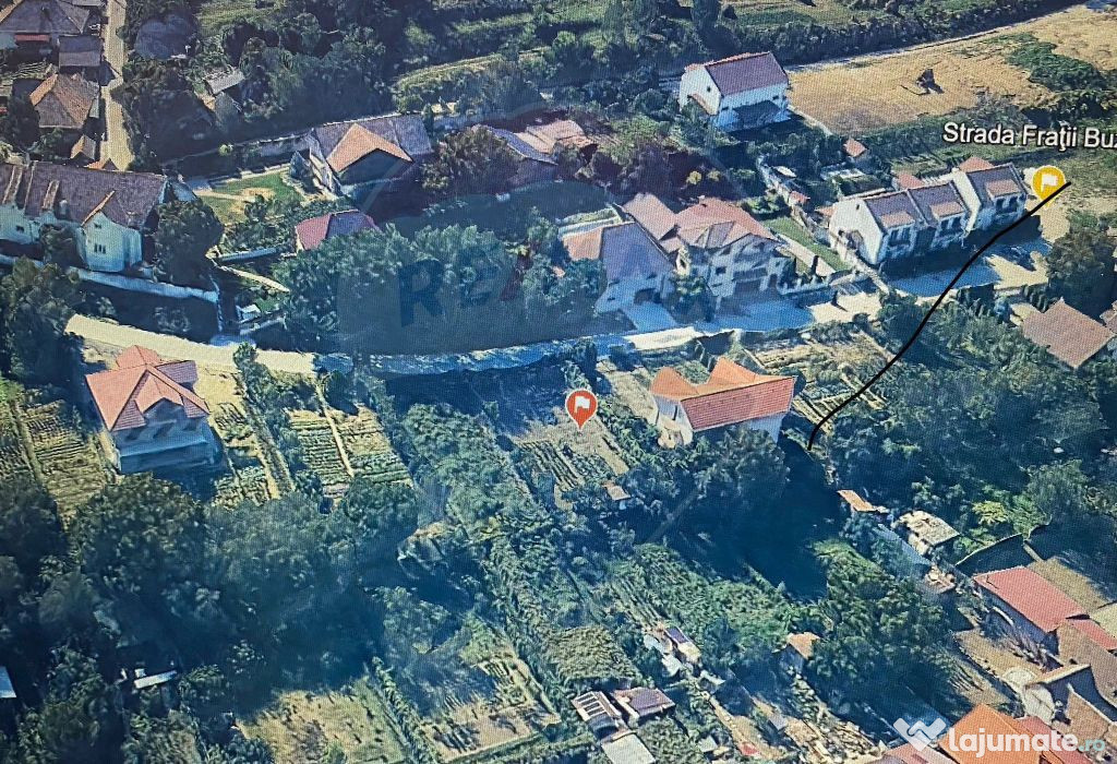 Teren de constructii intre case, in Medias cu utilitatile...