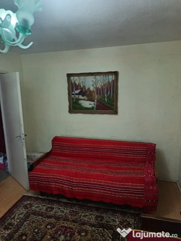 Apartament 3 camere etaj 2/4 Viziru 1