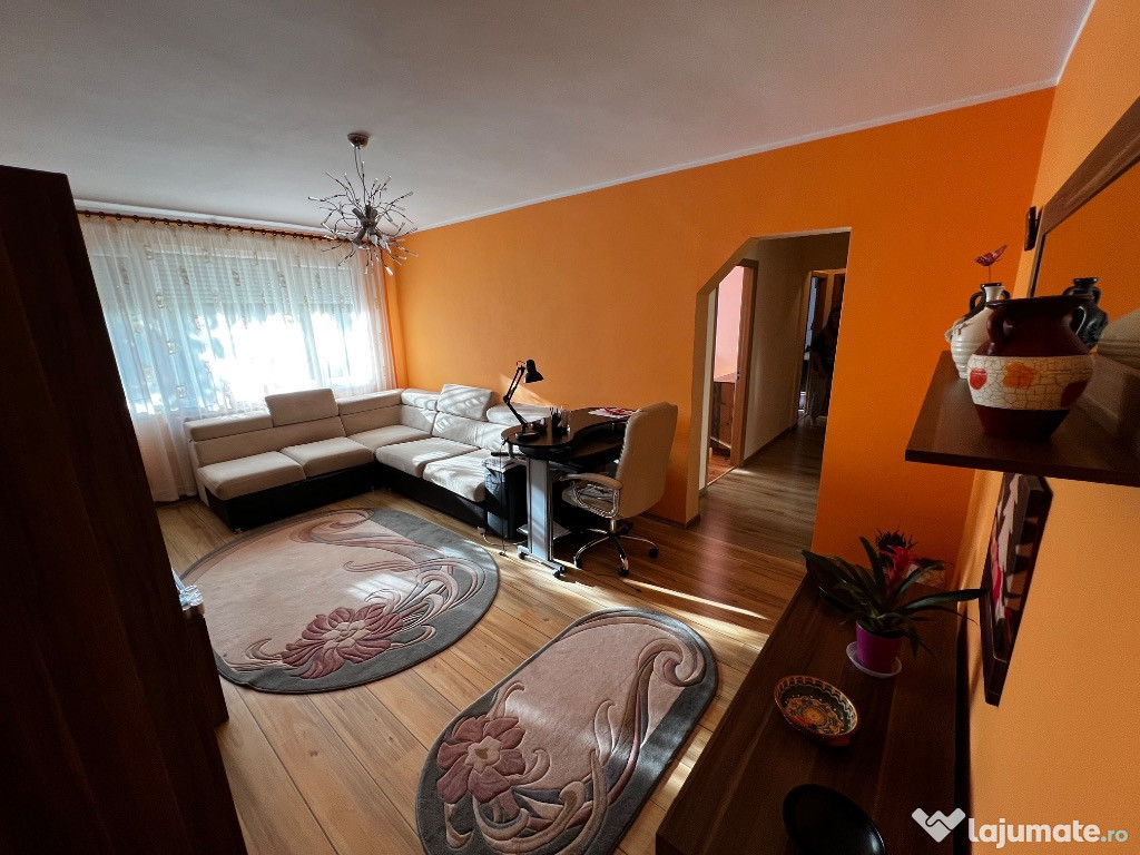 De închiriat apartament 3 camere Micro 16