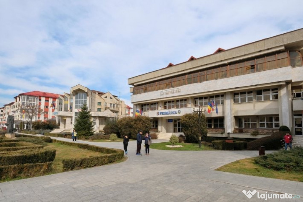 Închiriez apartament 3 camere Topoloveni