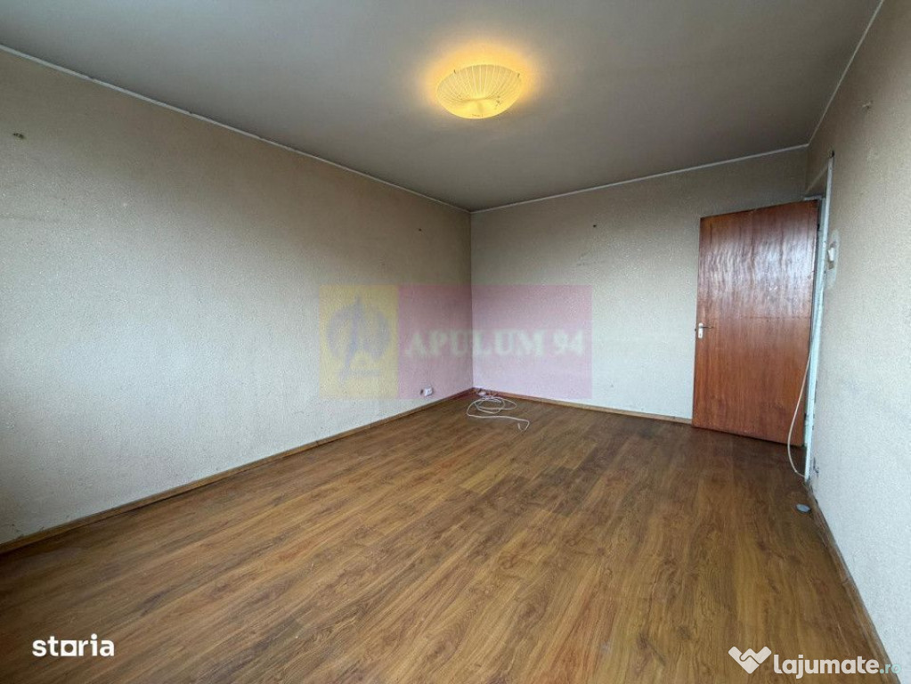 Apartament 3 camere, str Aliorului