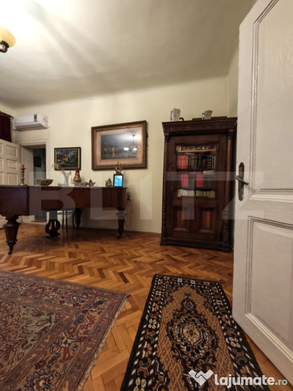 Apartament spatios, 5 camere, zona istorica, vedere spre Beg