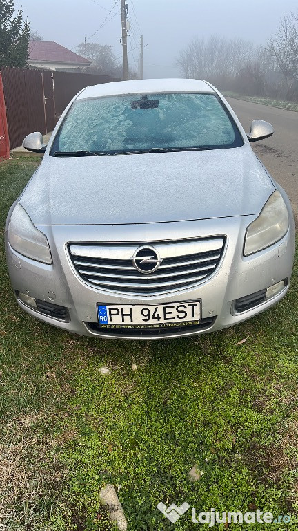 Vând Opel Insignia