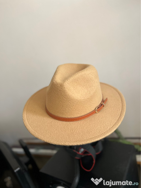 Palarie tip fedora