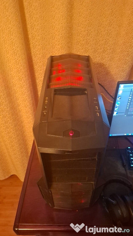 Vand pc gaming funcțional