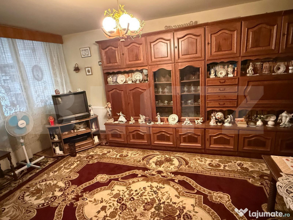 Apartament 3 camere zona centrala pentru investitie - parter