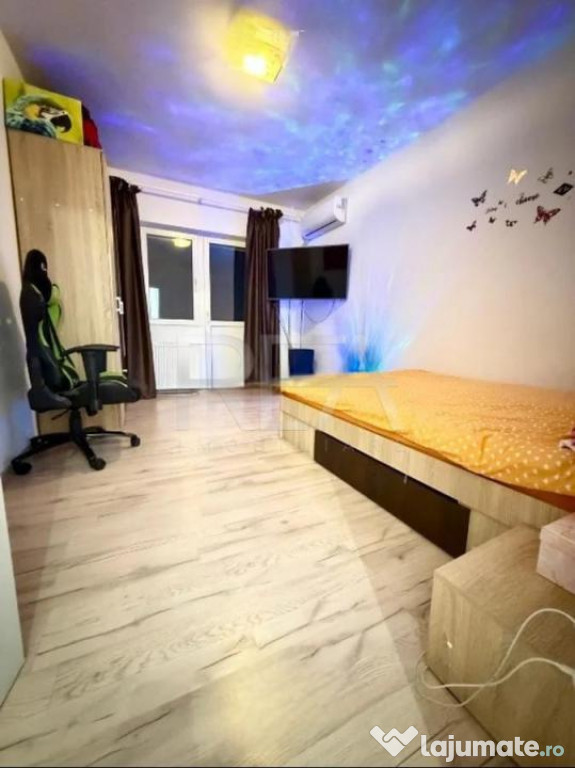 2 camere Vitan Mall, et. 9, an 2001