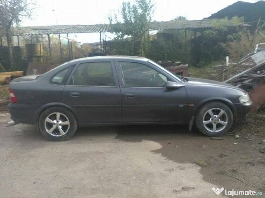 Dezmembrez opel vectra B limuzina,an 1997,motor 1.6 16 valv