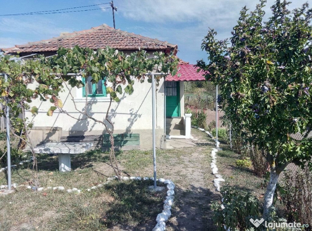 Casa si teren  in comuna Prunisor , judetul Mehedinti