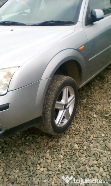 Dezmembrez orice piesa de Ford mondeo 2002