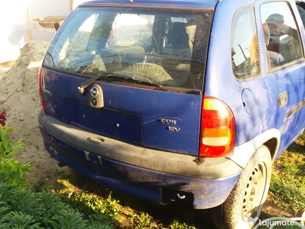 Dezmembrez opel corsa 1.0 12 v
