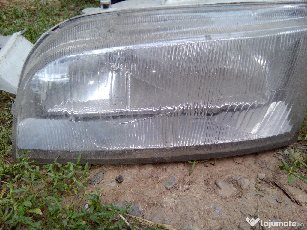 Far stanga fiat punto din 1999