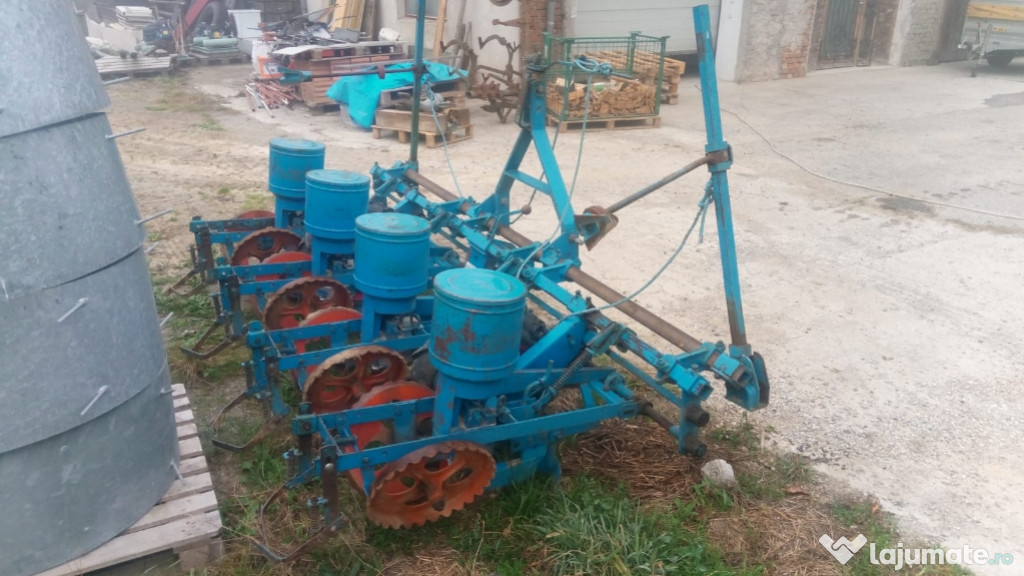 Samanatoare de porumb și floarea