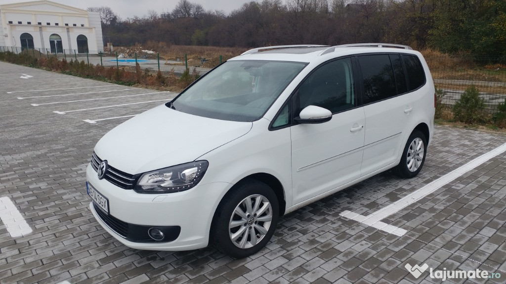 Volkswagen Touran 2015 Highline - xenon, piele, navigatie