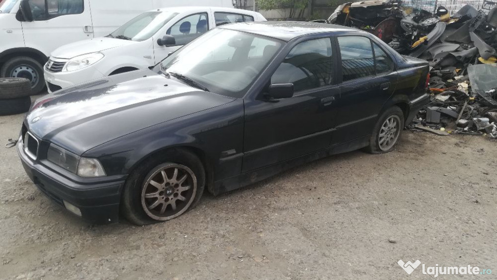 Se dezmembreaza BMW 318i E36 an 1996.