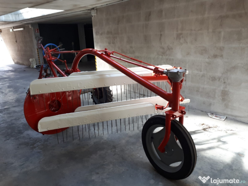 Greblă cu motor
