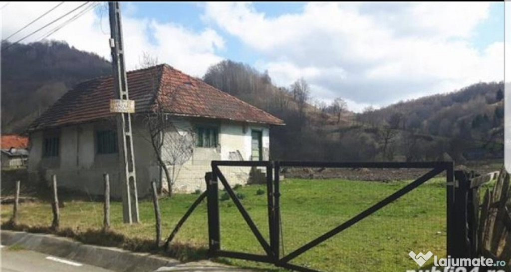 Teren intravilan in Cornisoru/2100 metri patrati