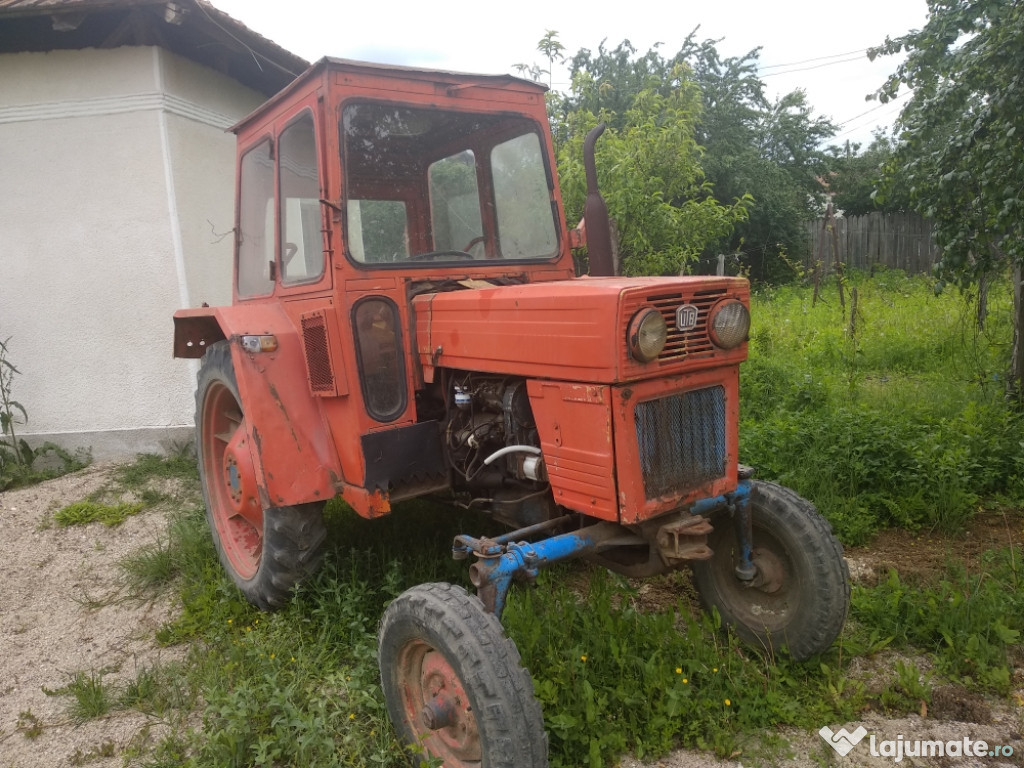 Tractor Universal 445