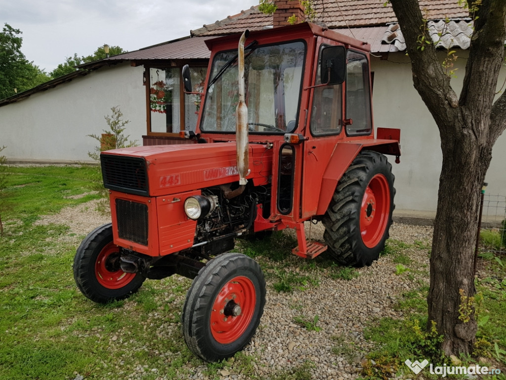 Tractor U445 SERVODIRECTIE 2 manete fabricat 2004