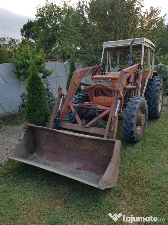 Tractor Fiat 540 dtc cu încărcător frontal