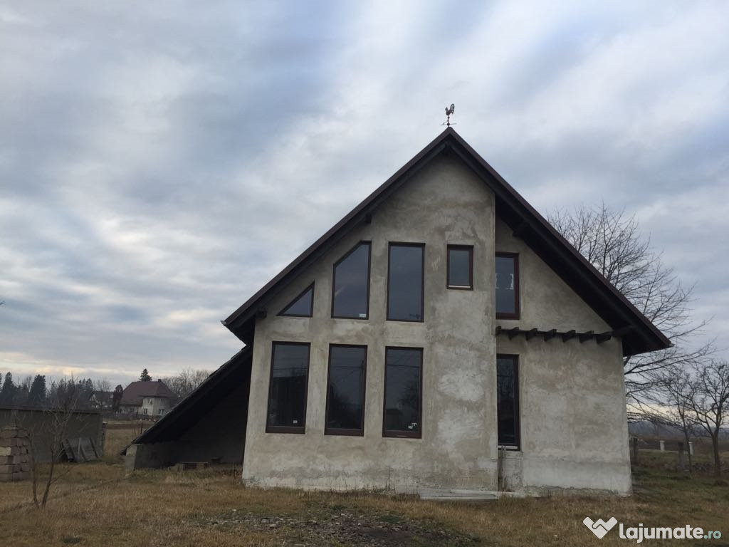 Casa cu teren la strada principala Bilca