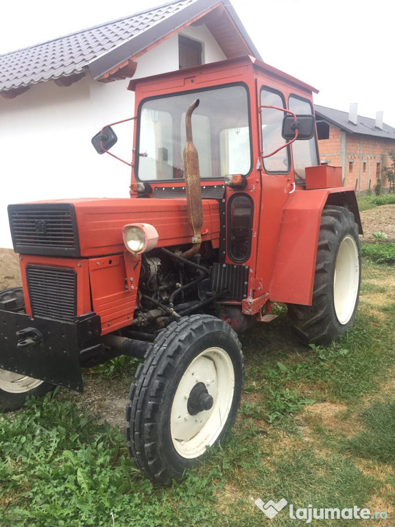 Tractor și remorca