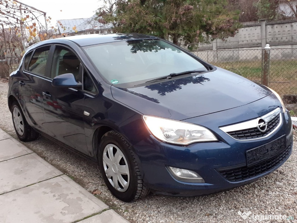 Opel Astra J Navy Color EURO 5