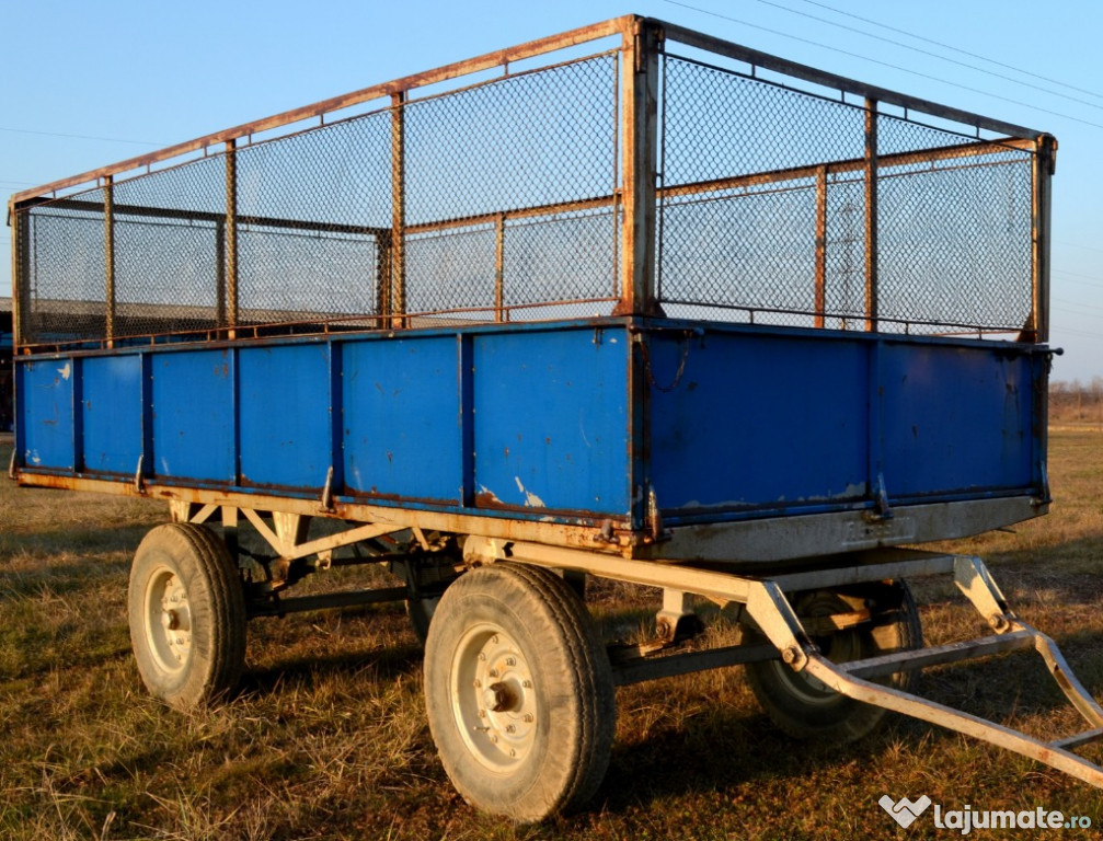 Remorca agricola marca Bussini