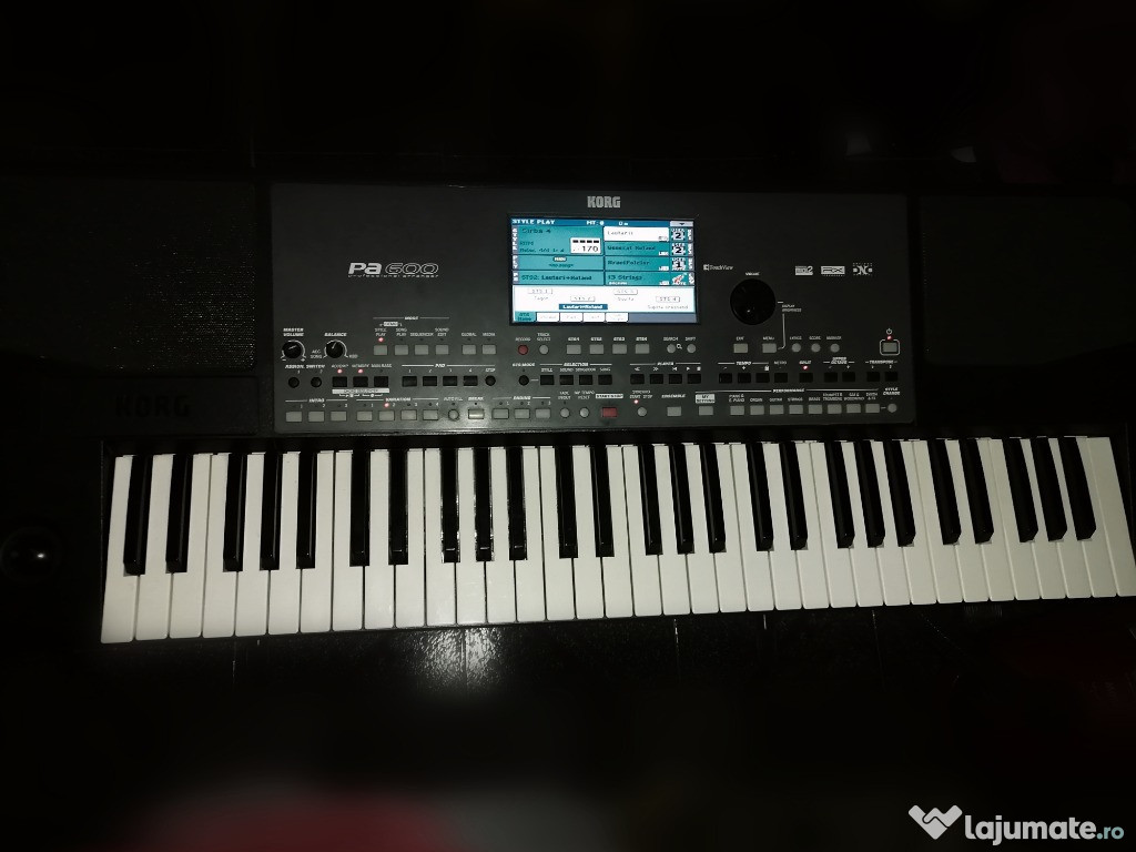 Korg PA600