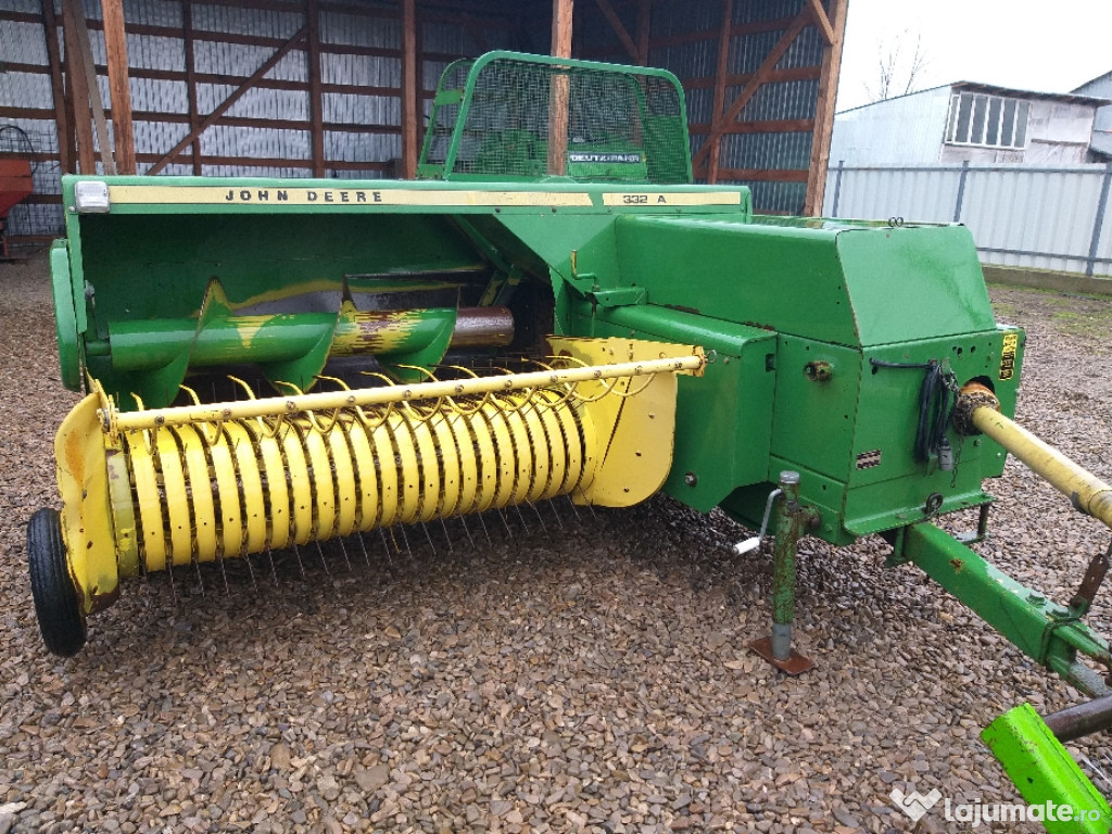 Presă balotiera John deere 332A