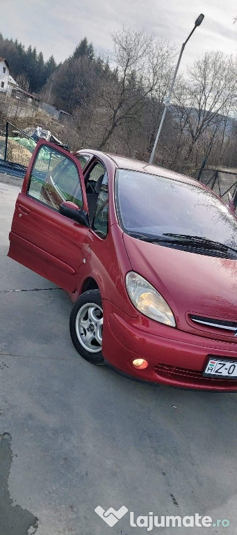 Citroën xsara.