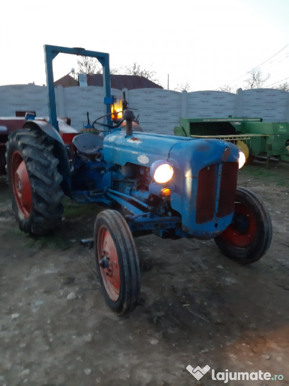 Tractor Ford