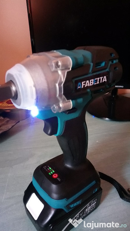 Masina de gaurit si cheie cu impact 18 v,acumulator Makita !
