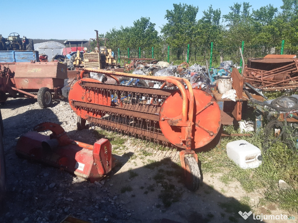 Greblă tractată
