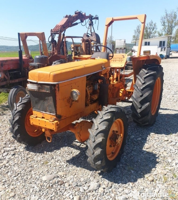 Tractor Renault 4x4