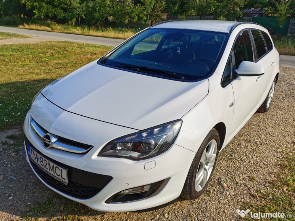 Opel Astra J 1.7 CDTI SPORTS Tourer -131 CP