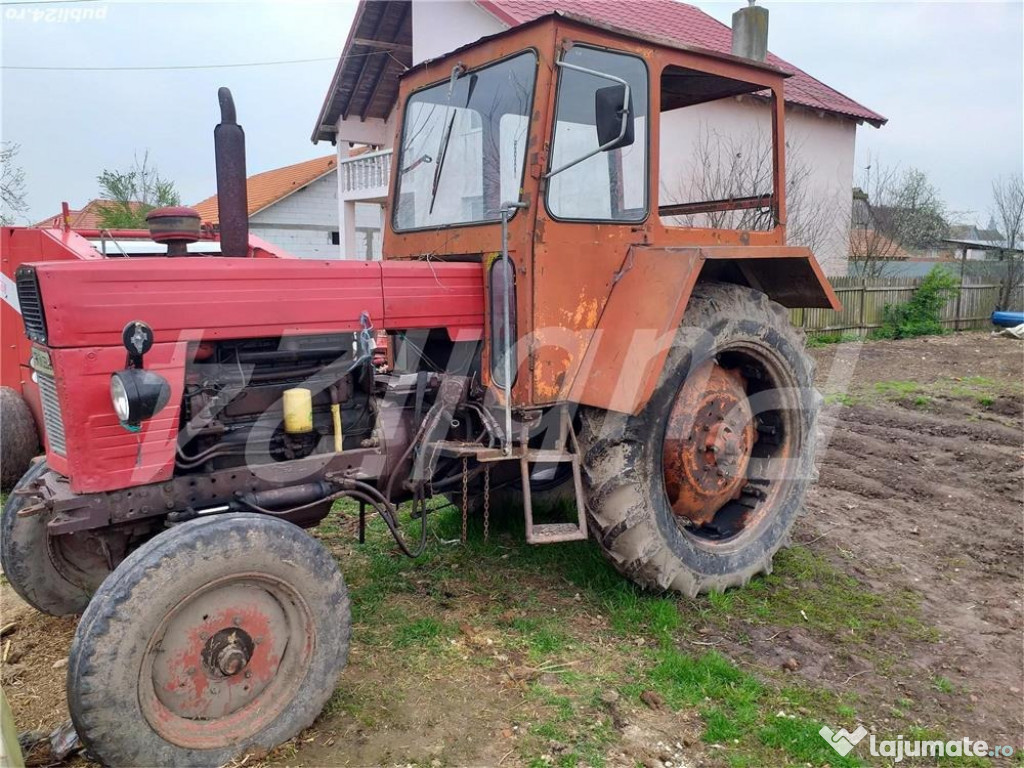 Tractor UTB650